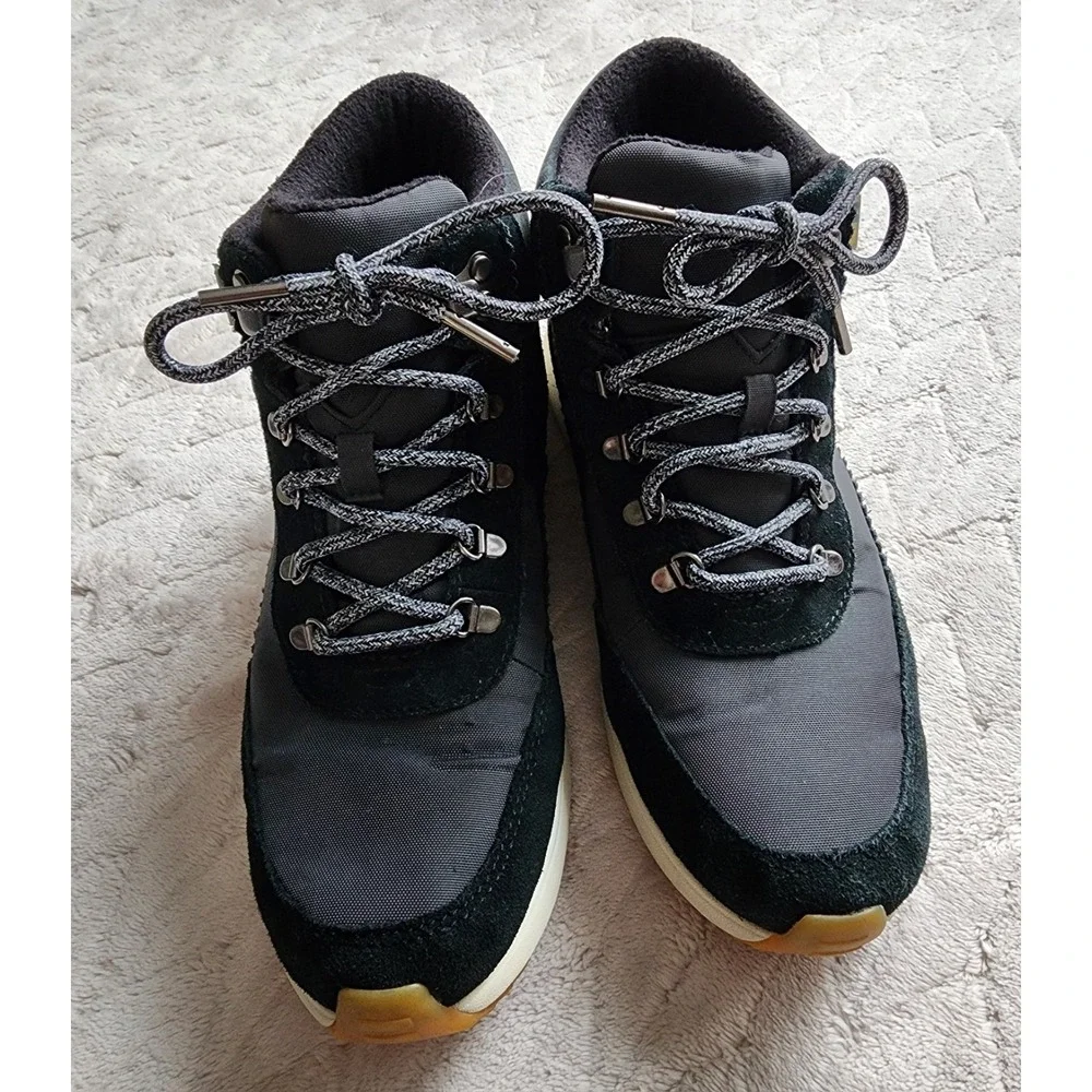 Toms Cascada Waterproof Black Suede Tech Nylon Sneaker Boot Womens 8.5